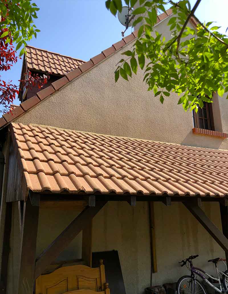 PATRICK TOITURE 41 : artisan couvreur dans le Loir-et-Cher (41) : Travaux de nettoyage traitement anti mousse démoussage vernis et peinture hydrofuge toiture, rénovation toiture faîtage zinguerie, nettoyage traitement anti mousse  peinture et imperméabilisation façade et nettoyage des extérieurs. Patrick toiture 41 intervient sur BLOIS, LAMOTTE-BEUVRON et dans tout le LOIR-ET-CHER (41)